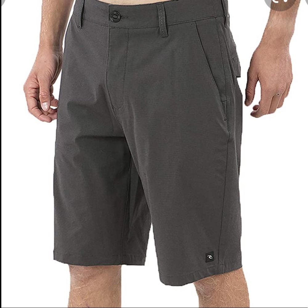 RipCurl men’s hybrid shorts 32